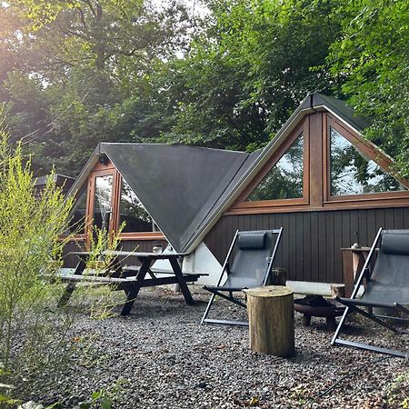 Chalet Tropical Avec Bain A Bulles - In The Woods Gesves 외부 사진