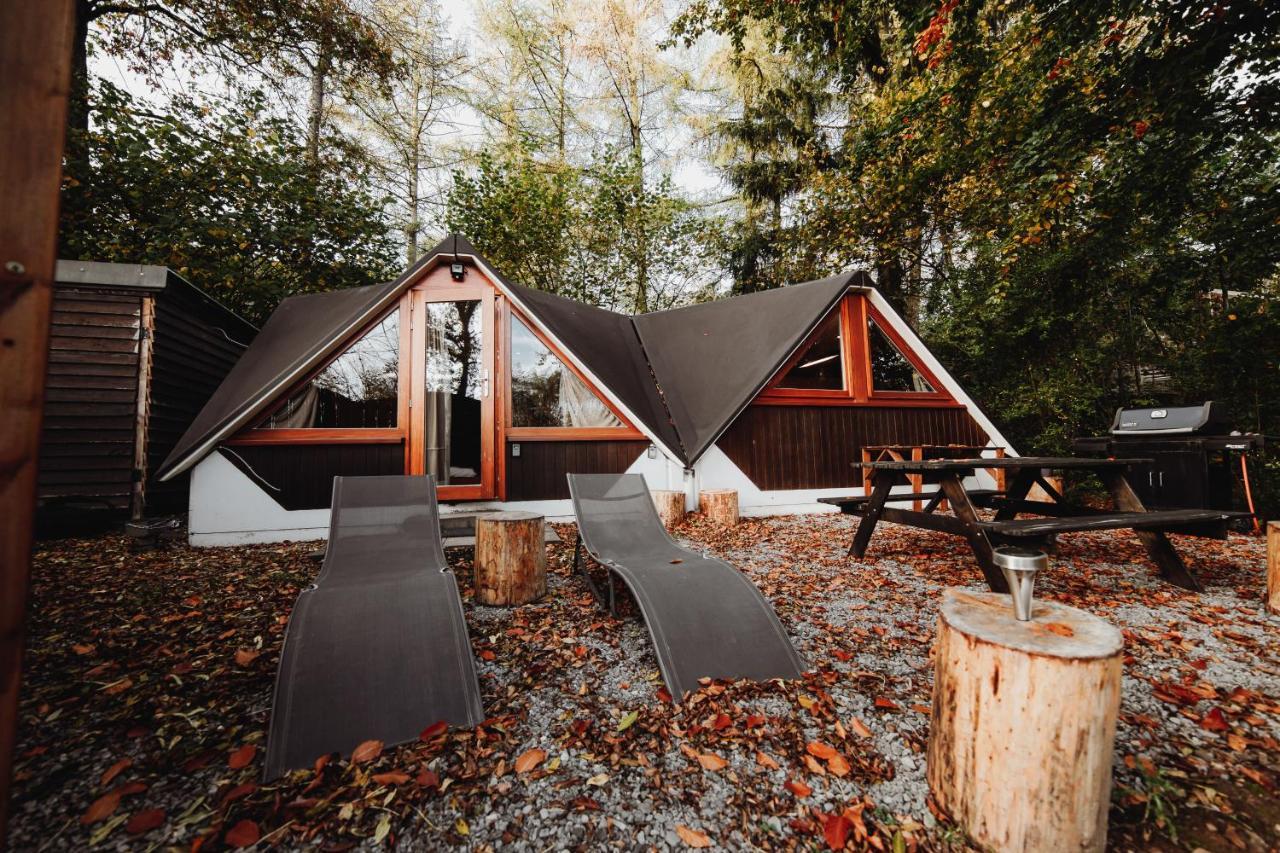 Chalet Tropical Avec Bain A Bulles - In The Woods Gesves 외부 사진