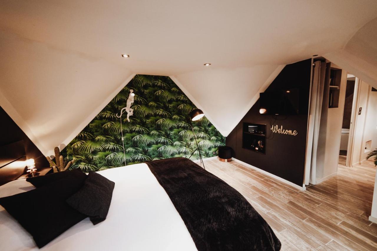 Chalet Tropical Avec Bain A Bulles - In The Woods Gesves 외부 사진