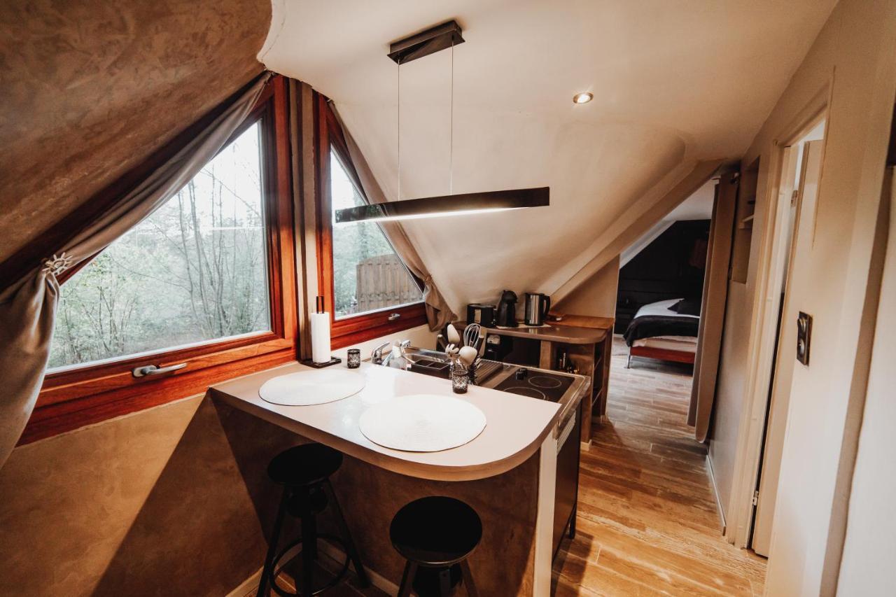 Chalet Tropical Avec Bain A Bulles - In The Woods Gesves 외부 사진