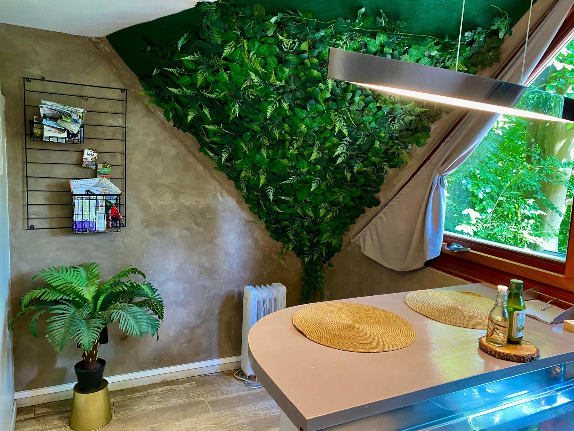 Chalet Tropical Avec Bain A Bulles - In The Woods Gesves 외부 사진